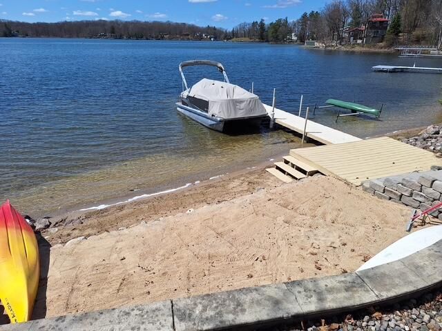 9673 Lake Drive, Morton Twp, MI 49332