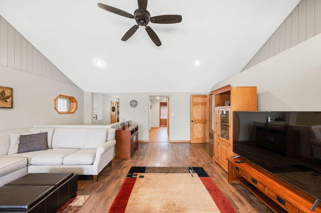 9673 Lake Drive, Morton Twp, MI 49332