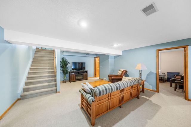 9673 Lake Drive, Morton Twp, MI 49332