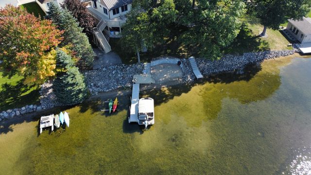 9673 Lake Drive, Morton Twp, MI 49332