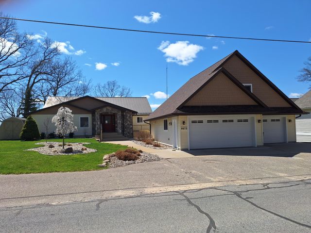 9673 Lake Drive, Morton Twp, MI 49332