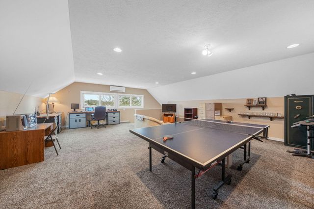 9673 Lake Drive, Morton Twp, MI 49332