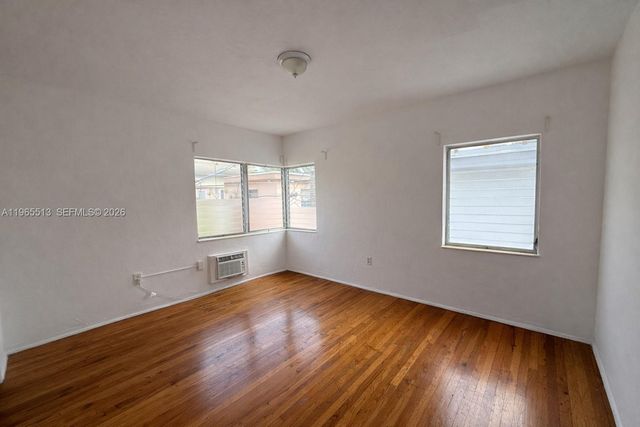 945 Bay Dr 1, Miami Beach, FL 33141