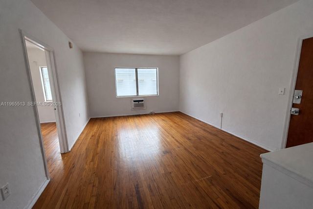 945 Bay Dr 1, Miami Beach, FL 33141