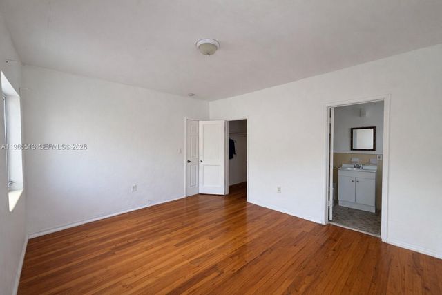 945 Bay Dr 1, Miami Beach, FL 33141