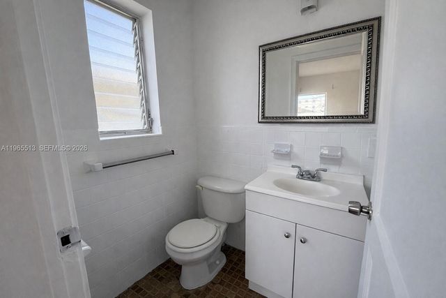 945 Bay Dr 1, Miami Beach, FL 33141