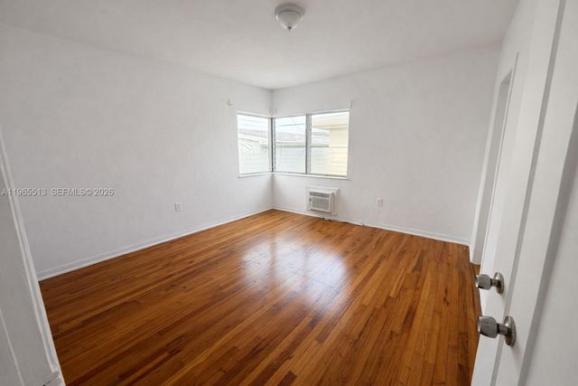 945 Bay Dr 1, Miami Beach, FL 33141