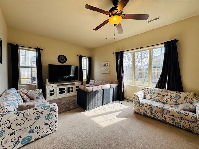 1160 ANDREW Drive, Maryville, MO 64468