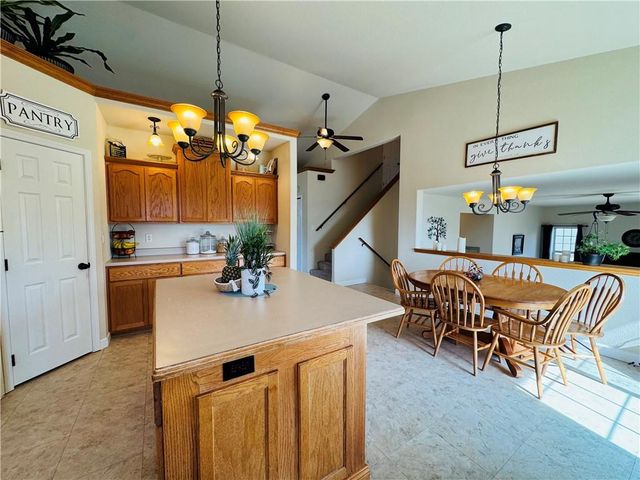 1160 ANDREW Drive, Maryville, MO 64468