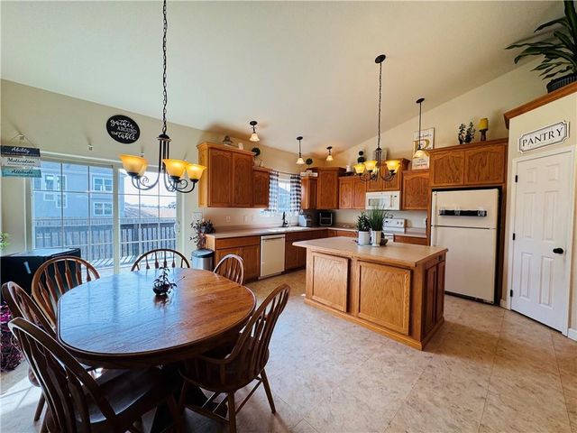 1160 ANDREW Drive, Maryville, MO 64468