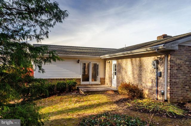 670 DIETZ RD, York, PA 17402