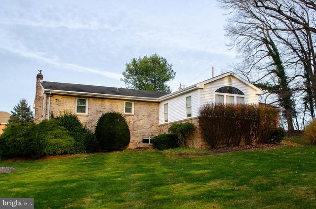670 DIETZ RD, York, PA 17402