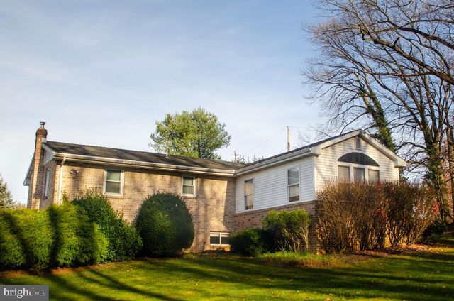 670 DIETZ RD, York, PA 17402