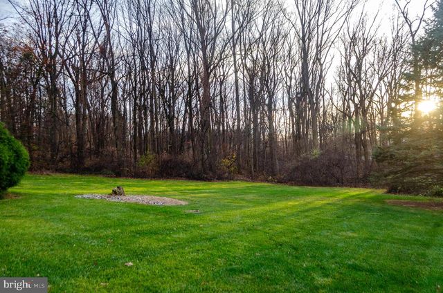 670 DIETZ RD, York, PA 17402