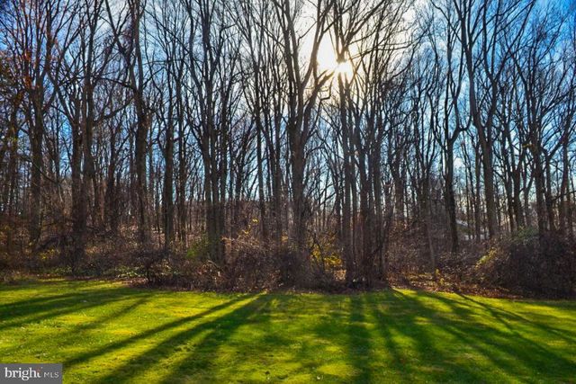 670 DIETZ RD, York, PA 17402