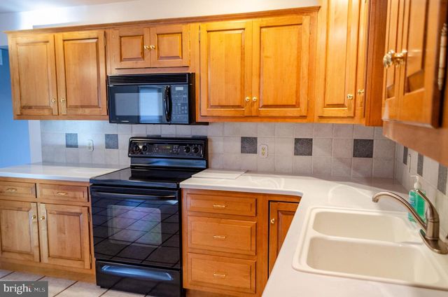 670 DIETZ RD, York, PA 17402