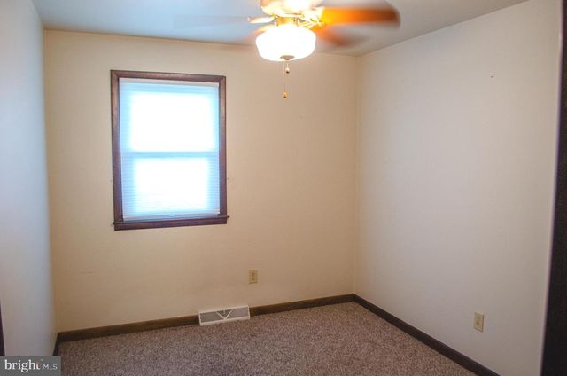 670 DIETZ RD, York, PA 17402