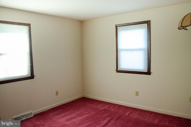 670 DIETZ RD, York, PA 17402