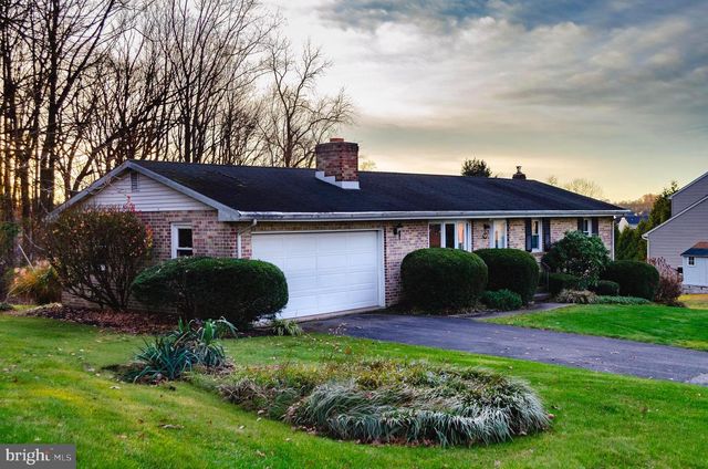 670 DIETZ RD, York, PA 17402