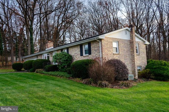 670 DIETZ RD, York, PA 17402