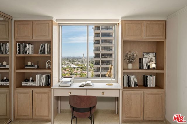 10751 Wilshire Boulevard PH1, Los Angeles, CA 90024
