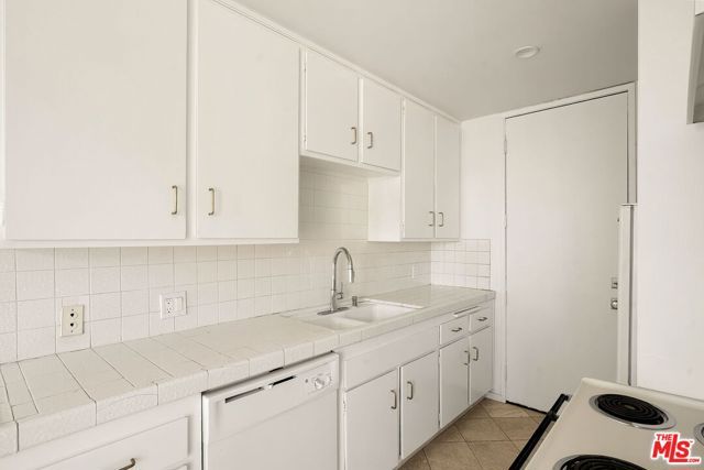 10751 Wilshire Boulevard PH1, Los Angeles, CA 90024