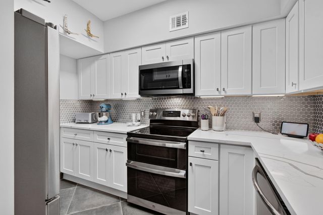 4113 TUSCANY Way 113, Boynton Beach, FL 33435