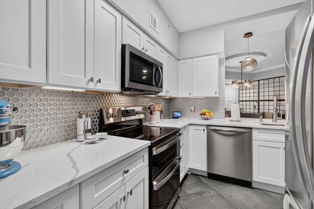 4113 TUSCANY Way 113, Boynton Beach, FL 33435