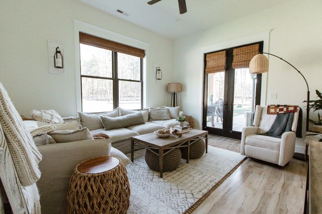 2195 Carpenter Bridge Rd, Columbia, TN 38401