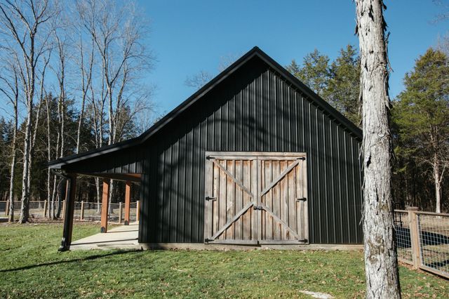 2195 Carpenter Bridge Rd, Columbia, TN 38401