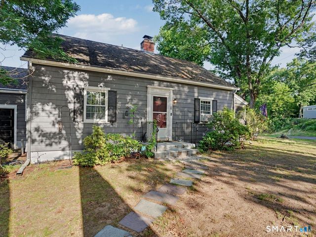 2 North Forest Circle, West Haven, CT 06516