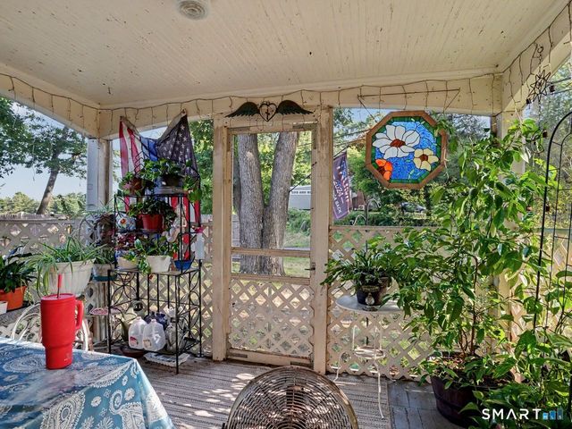2 North Forest Circle, West Haven, CT 06516