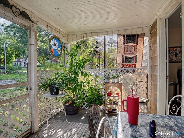 2 North Forest Circle, West Haven, CT 06516