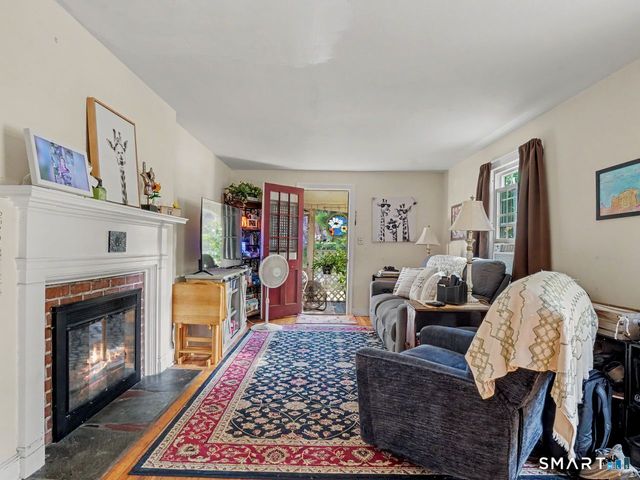 2 North Forest Circle, West Haven, CT 06516