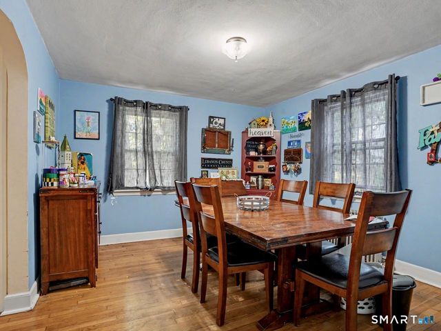 2 North Forest Circle, West Haven, CT 06516