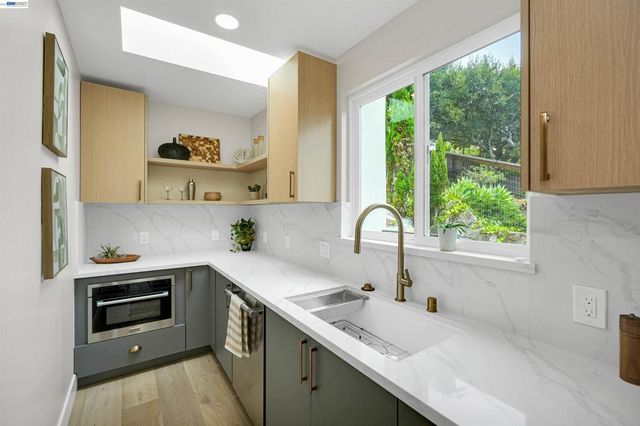 483 Boynton Ave, Berkeley, CA 94707