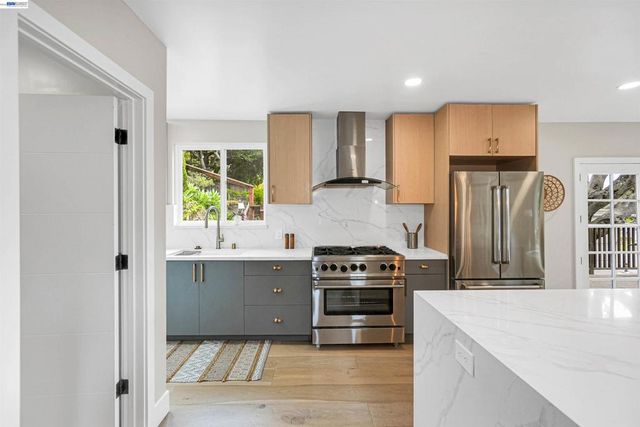483 Boynton Ave, Berkeley, CA 94707