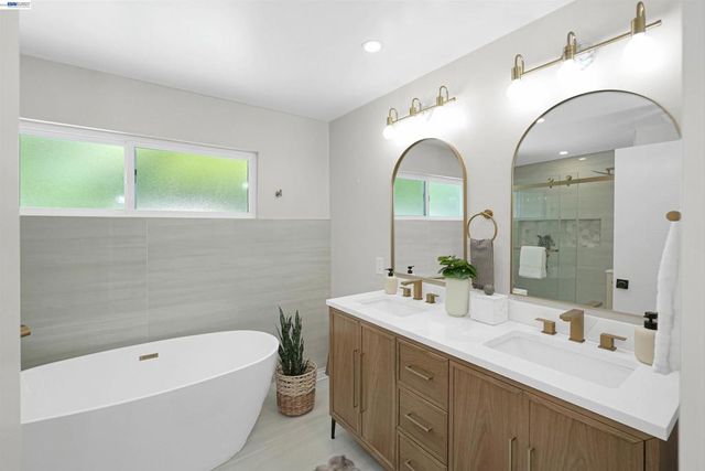 483 Boynton Ave, Berkeley, CA 94707