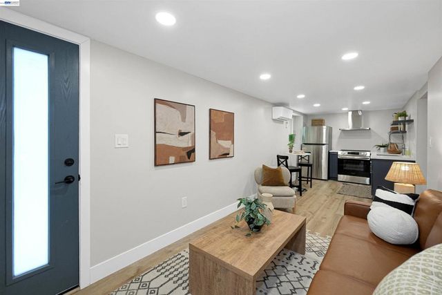 483 Boynton Ave, Berkeley, CA 94707