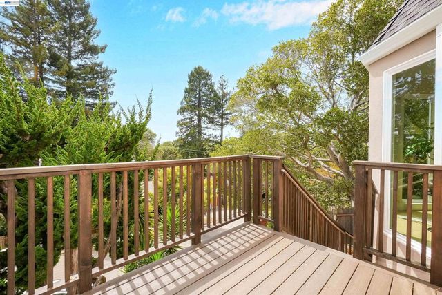 483 Boynton Ave, Berkeley, CA 94707