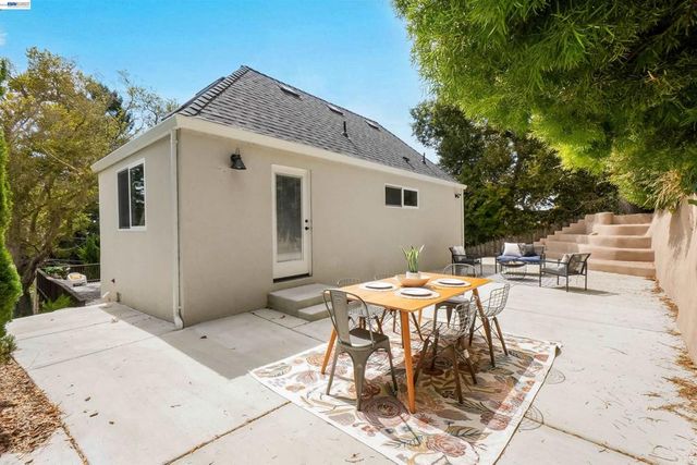 483 Boynton Ave, Berkeley, CA 94707