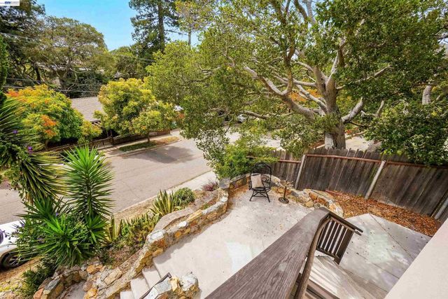 483 Boynton Ave, Berkeley, CA 94707