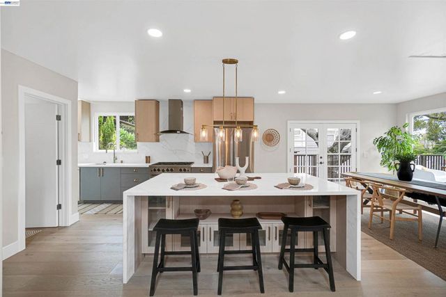 483 Boynton Ave, Berkeley, CA 94707