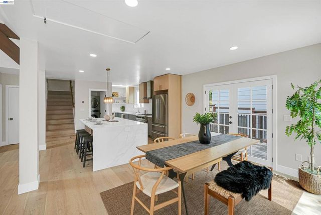 483 Boynton Ave, Berkeley, CA 94707