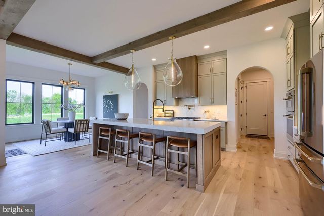 3 BALSAM LN, Lititz, PA 17543