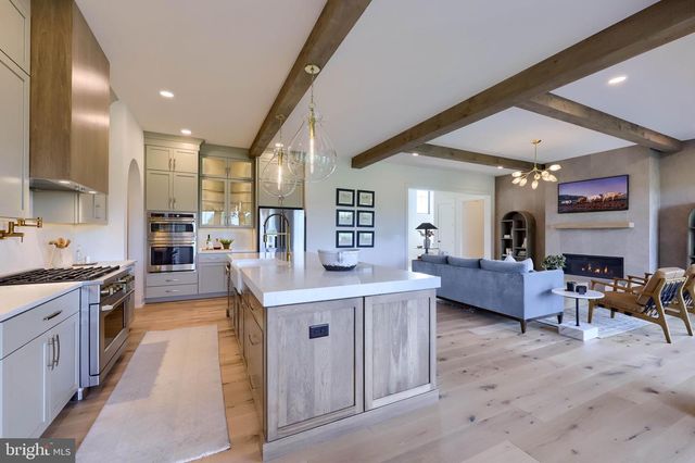 3 BALSAM LN, Lititz, PA 17543