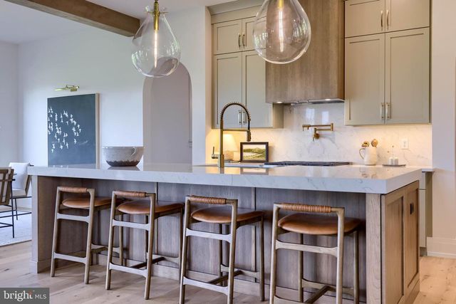 3 BALSAM LN, Lititz, PA 17543