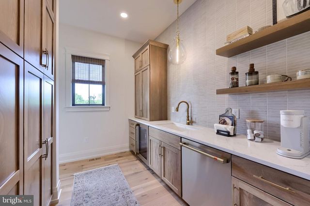 3 BALSAM LN, Lititz, PA 17543