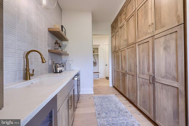 3 BALSAM LN, Lititz, PA 17543