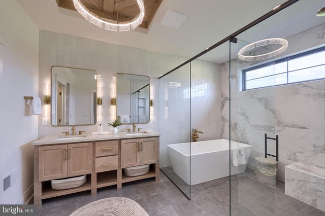 3 BALSAM LN, Lititz, PA 17543